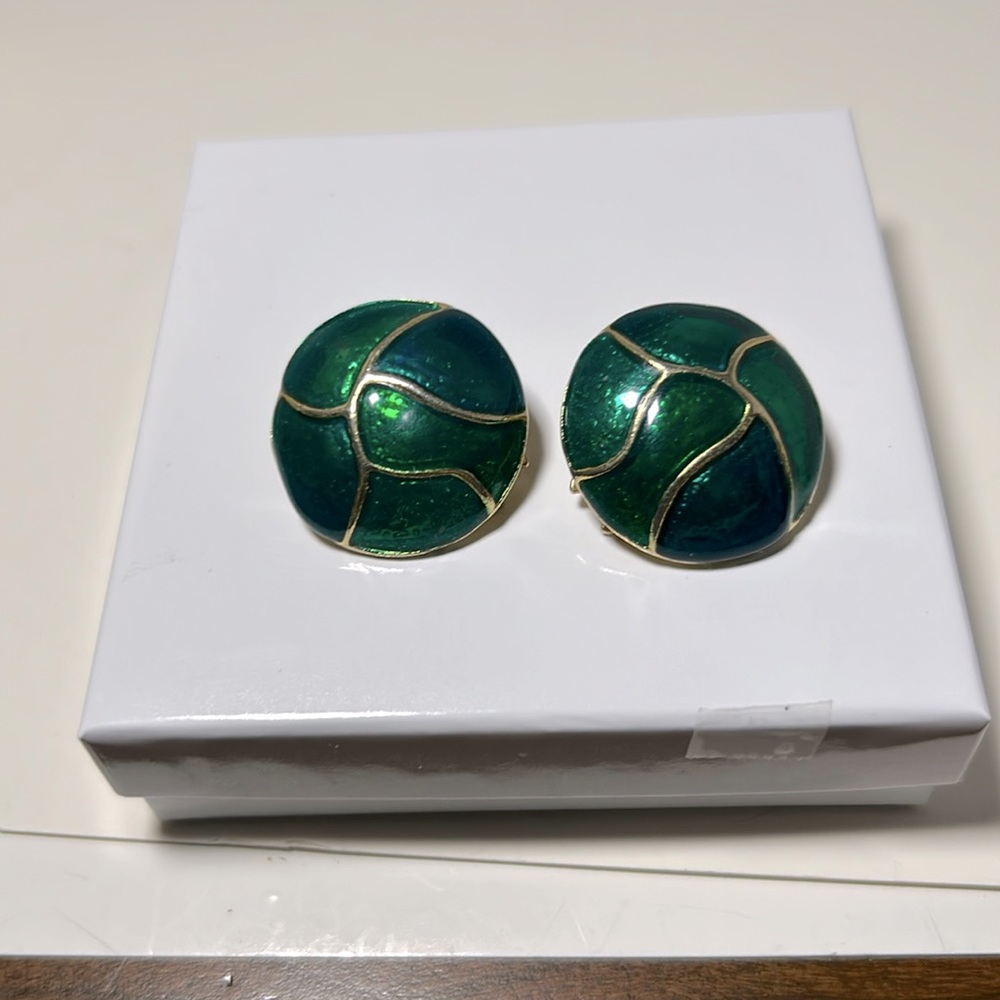 Green gold clip unique holiday earrings button style enamel swirl vintage